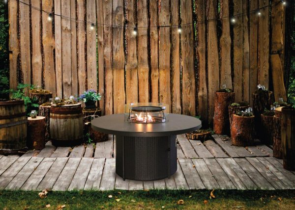 Karma Infinity R – outdoor fire – bespoke fire and flue Karma Infinity R – outdoor fire – bespoke fire and flue
